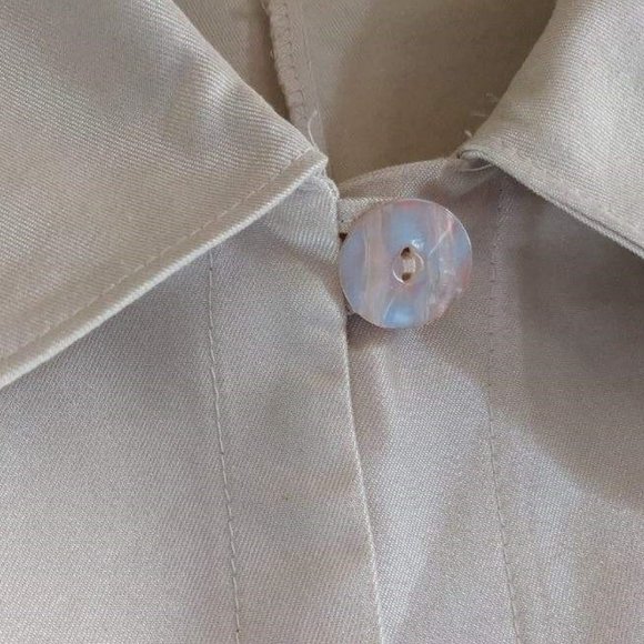 Lustrous Chic Swing Coat Light Jacket A-line shape, Pointed Collar, Tan - Picture 4 of 15